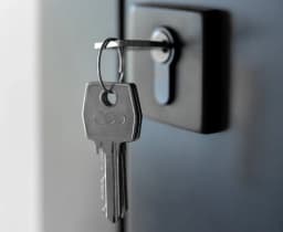 Serrure de porte à remplacer
